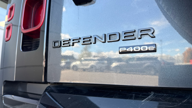Land Rover Defender 2.0 P400e X-Dynamic S 110 5dr Auto Estate